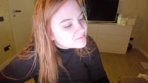 Snapshot of appleyummybuns chatting on 03/27/26, 02:28 appleyummybuns online show from 03/27/26, 02:28