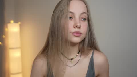 Snapshot of appr0ved chatting on 01/23/25, 08:04 REYNA my friend online show from 01/23/25, 08:04