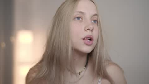 Snapshot of appr0ved chatting on 10/03/25, 03:09 REYNA my friend online show from 10/03/25, 03:09