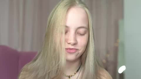 Snapshot of appr0ved chatting on 10/05/25, 07:17 REYNA my friend online show from 10/05/25, 07:17