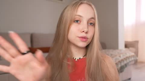 Snapshot of appr0ved_ chatting on 03/31/26, 03:12 REYNA next stream is 11h of Feb online show from 03/31/26, 03:12