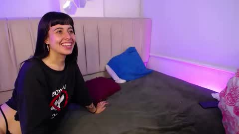 aprhil_blaze online show from 10/22/25, 09:14