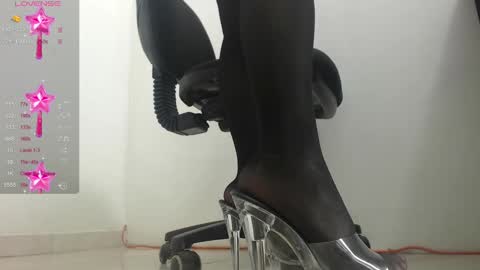 Snapshot of aprhillove chatting on 12/17/24, 04:34 Aprhillove online show from 12/17/24, 04:34