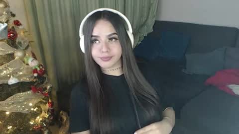 Snapshot of apriil_3 chatting on 11/11/25, 08:25 Abril Freelance Model online show from 11/11/25, 08:25