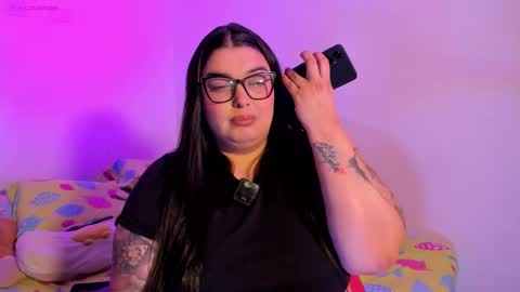 Snapshot of apriilpeach_ chatting on 11/12/25, 10:52 Maria online show from 11/12/25, 10:52