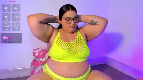 Snapshot of apriilpeach_ chatting on 05/11/26, 08:17 Maria online show from 05/11/26, 08:17