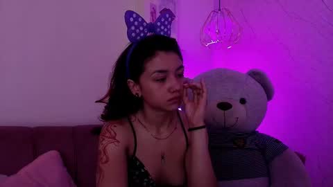   online show from 10/09/25, 12:03