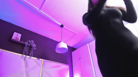 April online show from 04/03/26, 11:30