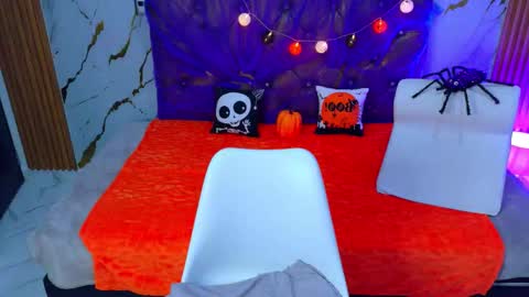 Snapshot of april_daddyssgirl chatting on 10/10/25, 11:59 APRIL online show from 10/10/25, 11:59