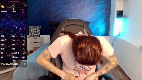 Snapshot of april_dumont chatting on 12/10/24, 01:00 April online show from 12/10/24, 01:00