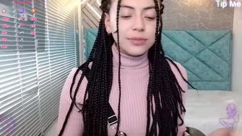 Snapshot of april_dumont chatting on 03/01/25, 12:45 April online show from 03/01/25, 12:45