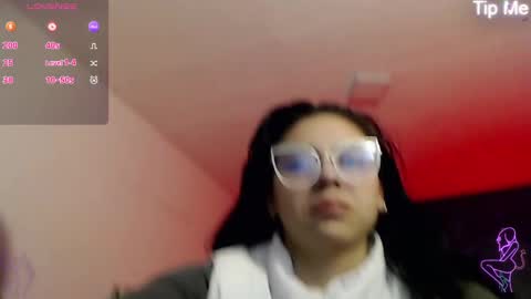 Snapshot of april_dumont chatting on 03/08/25, 08:14 April online show from 03/08/25, 08:14