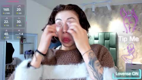 Snapshot of april_dumont chatting on 11/12/25, 11:43 April online show from 11/12/25, 11:43