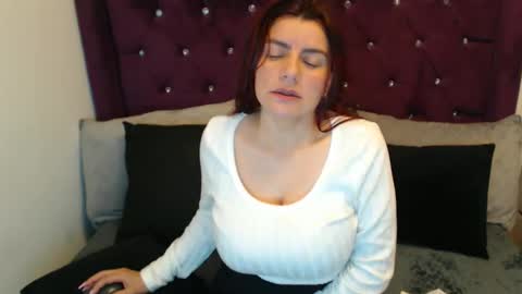 Snapshot of april_harrys chatting on 09/21/25, 04:08 April online show from 09/21/25, 04:08