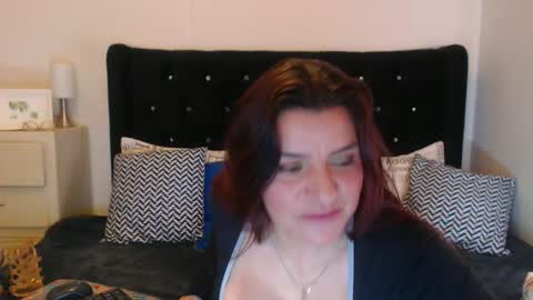 Snapshot of april_harrys chatting on 04/10/26, 02:11 April online show from 04/10/26, 02:11