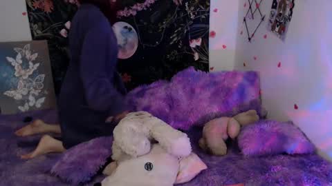 Snapshot of april_l6 chatting on 01/22/25, 05:38 april_l6 online show from 01/22/25, 05:38