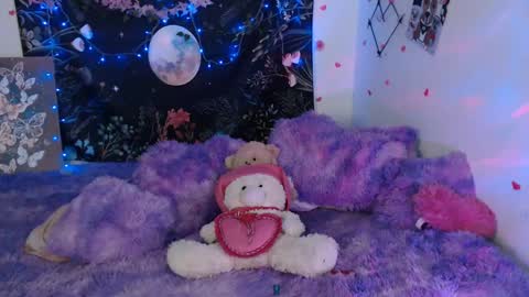 Snapshot of april_l6 chatting on 01/29/25, 12:33 april_l6 online show from 01/29/25, 12:33