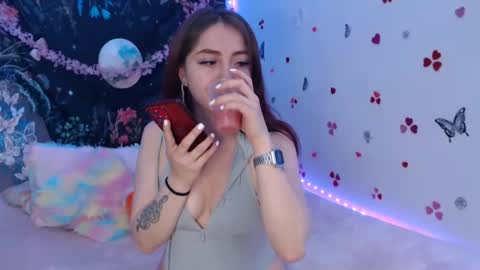 Snapshot of april_l6 chatting on 09/09/25, 10:20 april_l6 online show from 09/09/25, 10:20