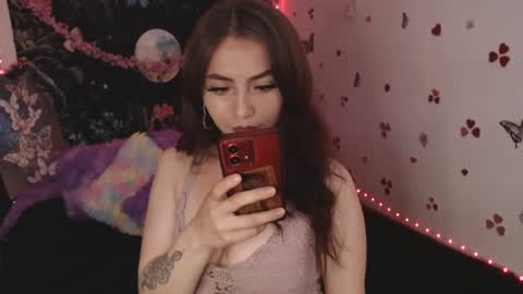 Snapshot of april_l6 chatting on 09/30/25, 01:10 april_l6 online show from 09/30/25, 01:10