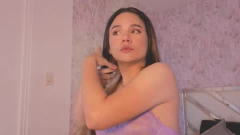 Snapshot of april_summer_ chatting on 04/15/26, 08:31 Isabella online show from 04/15/26, 08:31