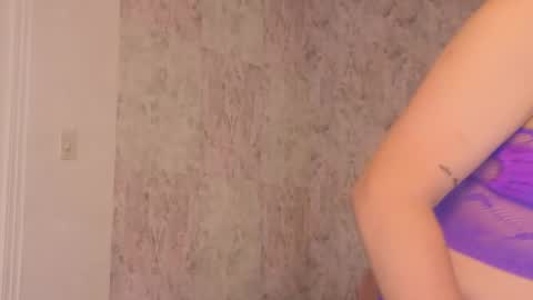 Isabella online show from 05/04/26, 10:17