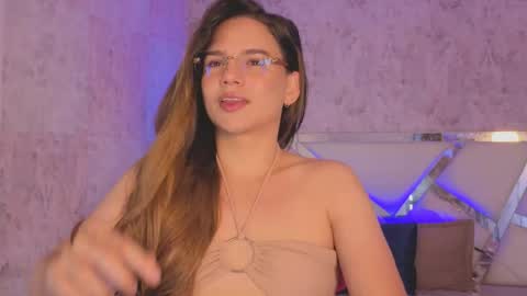 Isabella online show from 05/19/26, 09:32