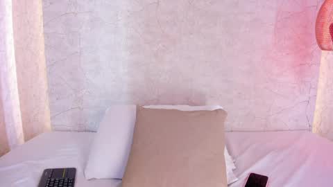 Snapshot of aprilalen chatting on 05/15/26, 11:39 April online show from 05/15/26, 11:39