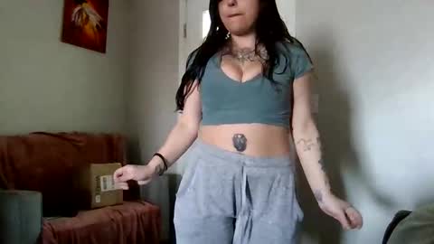 Snapshot of aprilanna chatting on 02/19/26, 05:42 AnnaApril420 online show from 02/19/26, 05:42