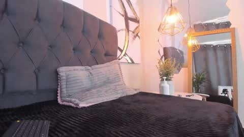 Cris online show from 02/28/25, 03:59