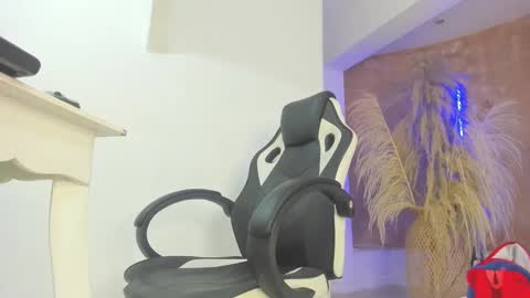 aprill_fox online show from 12/26/24, 12:16