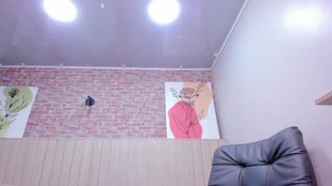 aprilricci online show from 01/08/25, 11:52