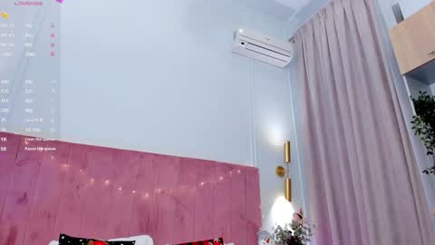 Snapshot of aprilwon chatting on 01/10/25, 09:23 April online show from 01/10/25, 09:23