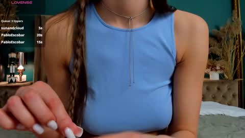 Snapshot of aprilwon chatting on 03/12/25, 12:26 April online show from 03/12/25, 12:26