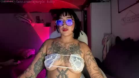 Snapshot of apurple_tulip chatting on 07/08/26, 02:27 online show from 07/08/26, 02:27