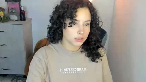 aqua emilly online show from 09/19/25, 11:38