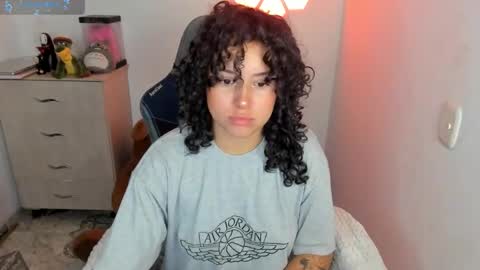 aqua emilly online show from 10/18/25, 10:43