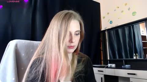 Snapshot of aqualen chatting on 03/25/26, 10:43 aqualen online show from 03/25/26, 10:43