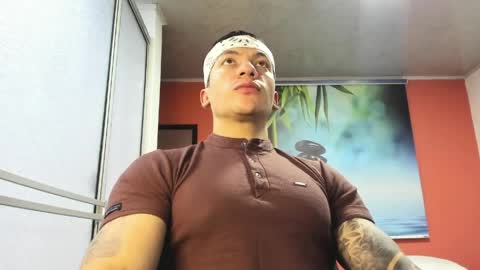 Snapshot of aquiles_51 chatting on 04/01/26, 06:16 Jonathan online show from 04/01/26, 06:16