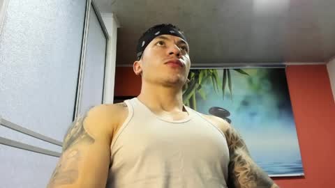 Snapshot of aquiles_51 chatting on 04/05/26, 06:16 Jonathan online show from 04/05/26, 06:16