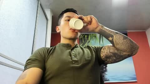 Snapshot of aquiles_51 chatting on 04/08/26, 06:30 Jonathan online show from 04/08/26, 06:30