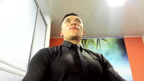 Snapshot of aquiles_51 chatting on 04/12/26, 05:51 Jonathan online show from 04/12/26, 05:51