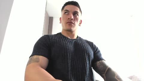 Snapshot of aquiles_51 chatting on 04/22/26, 06:53 Jonathan online show from 04/22/26, 06:53