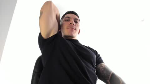 Snapshot of aquiles_51 chatting on 04/24/26, 05:26 Jonathan online show from 04/24/26, 05:26