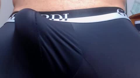 Snapshot of aquiles_elpapi chatting on 02/27/25, 01:28 AquilesElpapi online show from 02/27/25, 01:28