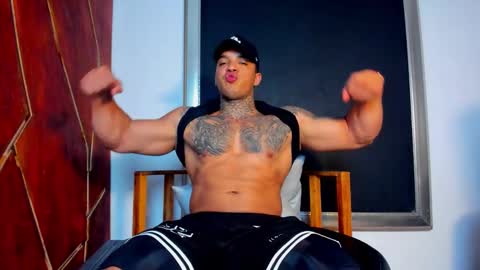 Snapshot of aquiles_elpapi chatting on 11/01/25, 02:24 AquilesElpapi online show from 11/01/25, 02:24