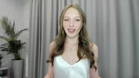 Lina online show from 09/30/25, 09:25