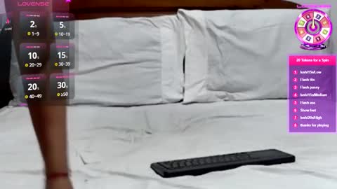 Arab Catwoman online show from 11/11/25, 06:13