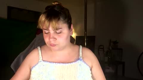 Snapshot of arabbustybeauty chatting on 04/24/26, 03:42 BustyPrincessLeila online show from 04/24/26, 03:42