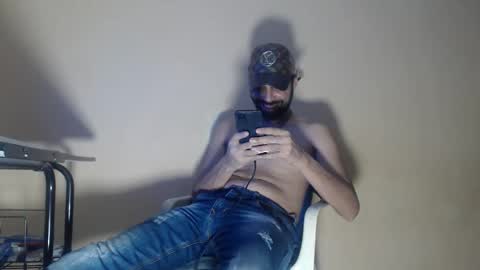 Snapshot of arabebigcock chatting on 10/08/25, 05:49 ARABE online show from 10/08/25, 05:49