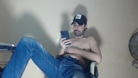 Snapshot of arabebigcock chatting on 10/24/25, 07:27 ARABE online show from 10/24/25, 07:27